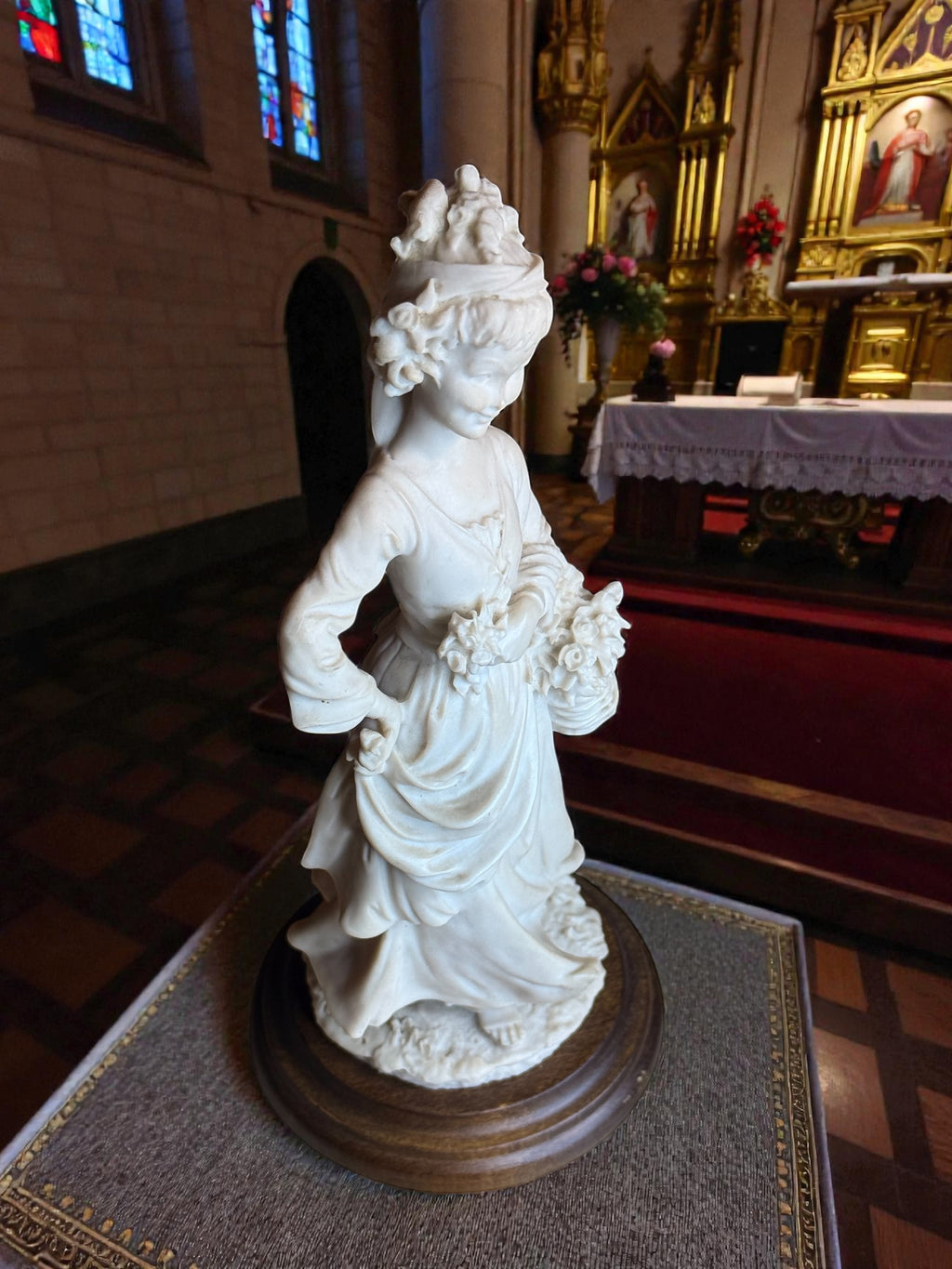 Giuseppe Armani Italian Biscuit Porcelain Figurine – Signed