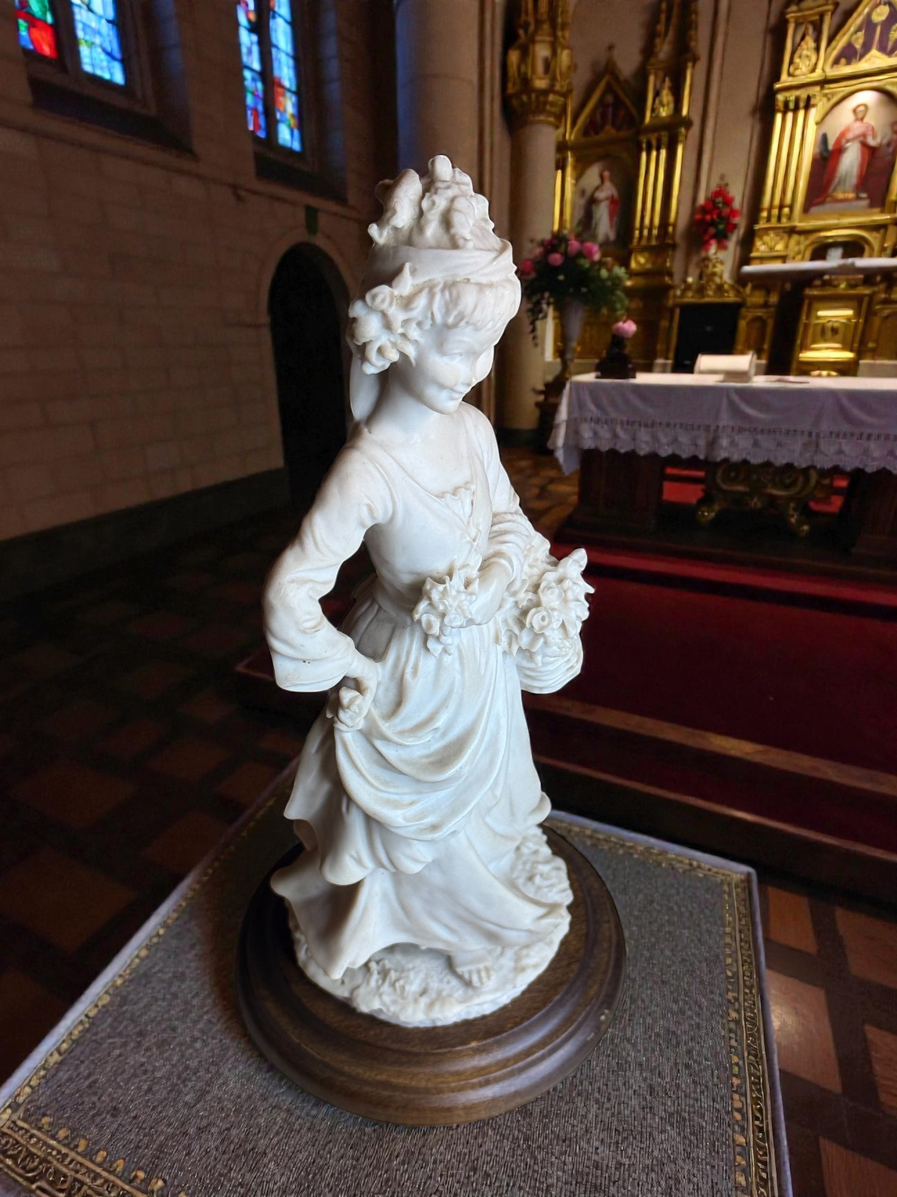 Giuseppe Armani Italian Biscuit Porcelain Figurine – Signed