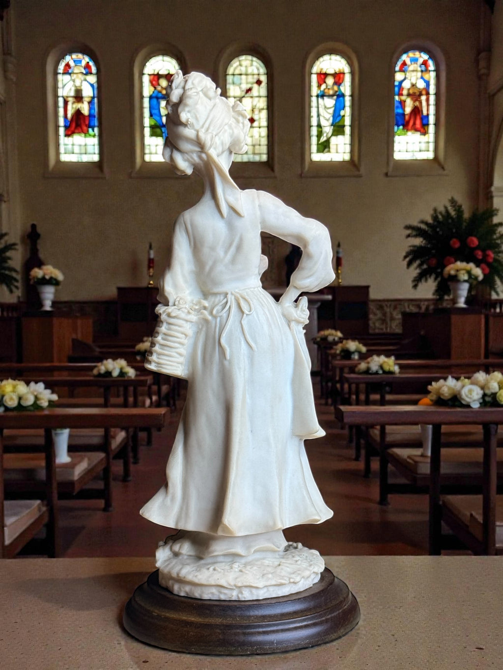 Giuseppe Armani Italian Biscuit Porcelain Figurine – Signed